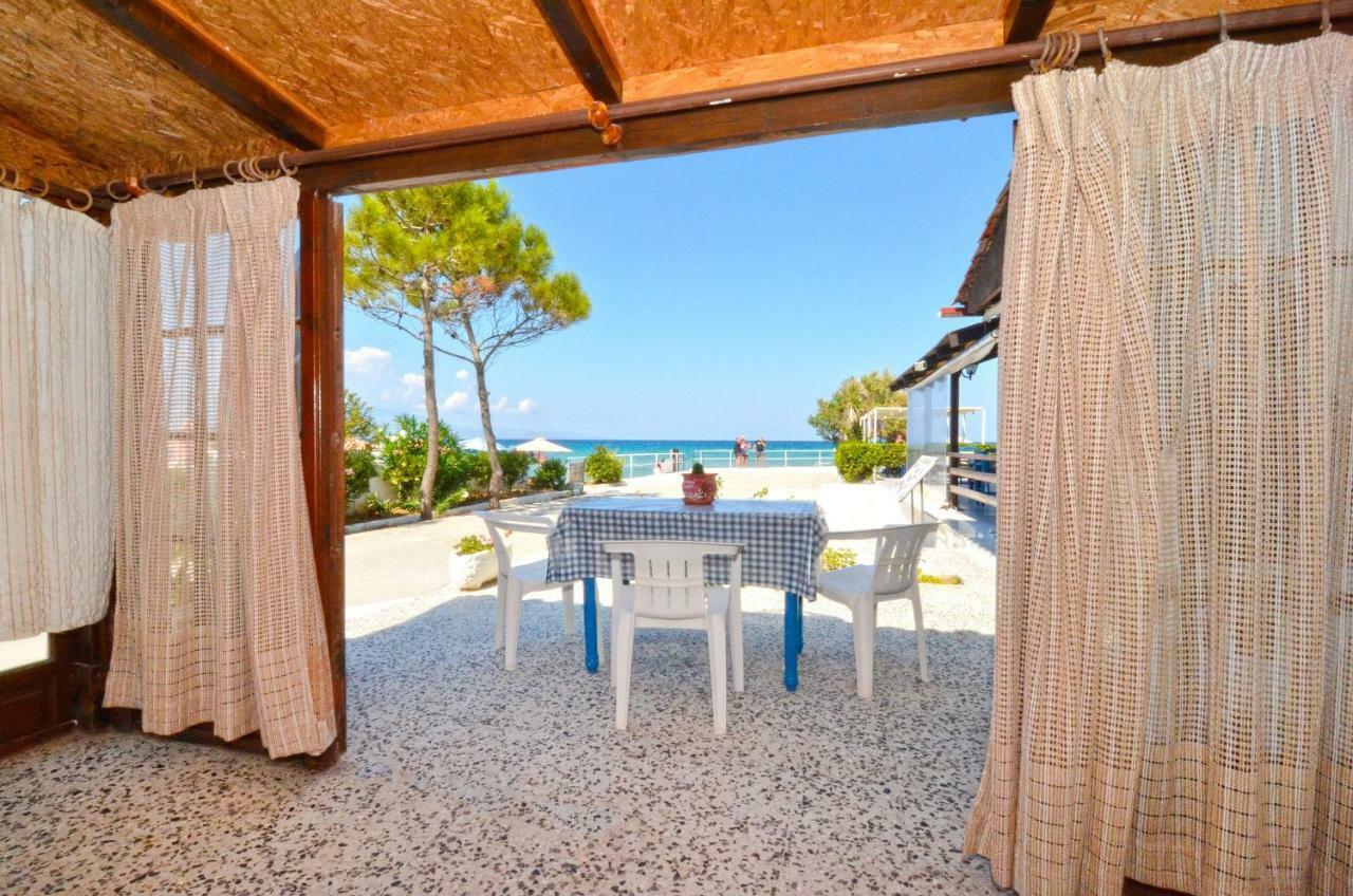 Oasis Beachfront Studios & Apartments, By Zantewize Alykanas  Bagian luar foto